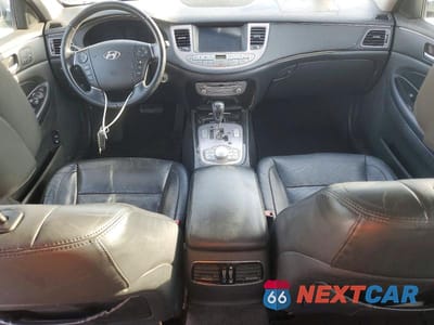 Zdjęcie 8 z 12 samochodu: 2013 HYUNDAI GENESIS 5.0L VIN:KMHGC4DH4DU221284 - miniatura