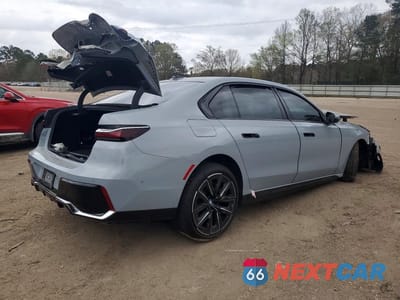 Trzecie zdjęcie samochodu z tyłu: 2023 BMW I7 XDRIVE60 VIN:WBY53EJ09PCL62022 - miniatura