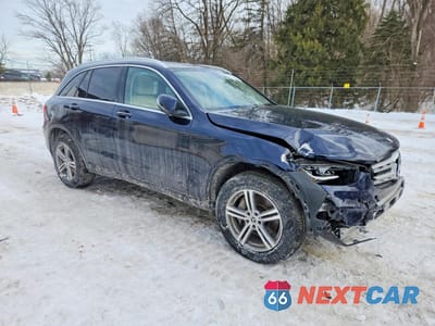 Czwarte zdjęcie samochodu z boku: 2021 MERCEDES-BENZ GLC 300 4MATIC VIN:W1N0G8EB9MF913453 - miniatura