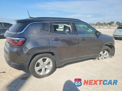 Trzecie zdjęcie samochodu z tyłu: 2018 JEEP COMPASS LATITUDE VIN:3C4NJCBB5JT256996 - miniatura