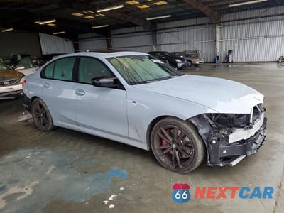 Czwarte zdjęcie samochodu z boku: 2024 BMW M340XI VIN:3MW49FF00R8E38499 - miniatura