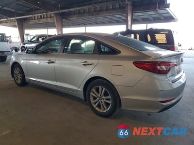 Drugie zdjęcie samochodu z przodu: 2015 HYUNDAI SONATA SE VIN:5NPE24AF2FH043857 - miniatura
