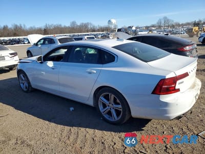 Drugie zdjęcie samochodu z przodu: 2018 VOLVO S90 T5 MOMENTUM VIN:LVY982MK2JP035289 - miniatura