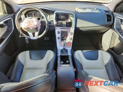 Zdjęcie 8 z 12 samochodu: 2017 VOLVO XC60 T5 DYNAMIC VIN:YV440MDR9H2109913 - miniatura