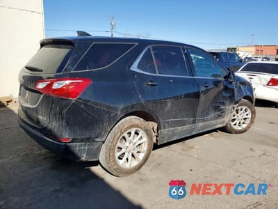 Trzecie zdjęcie samochodu z tyłu: 2019 CHEVROLET EQUINOX LT VIN:2GNAXTEV4K6258755 - miniatura