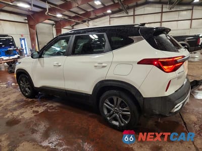 Drugie zdjęcie samochodu z przodu: 2023 KIA SELTOS S VIN:KNDEU2AAXP7393200 - miniatura