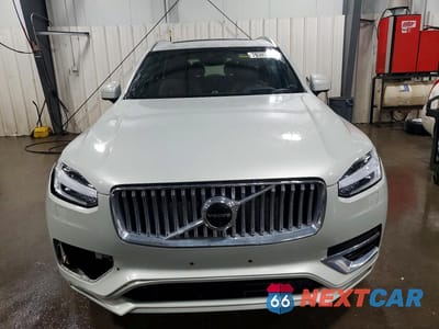 Piąte zdjęcie samochodu w środku: 2022 VOLVO XC90 T6 INSCRIPTION VIN:YV4A22PL0N1871439 - miniatura