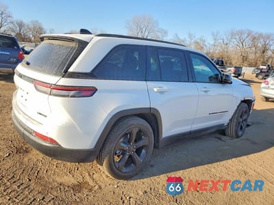 Trzecie zdjęcie samochodu z tyłu: 2025 JEEP GRAND CHEROKEE LIMITED VIN:1C4RJHBG1SC336674 - miniatura