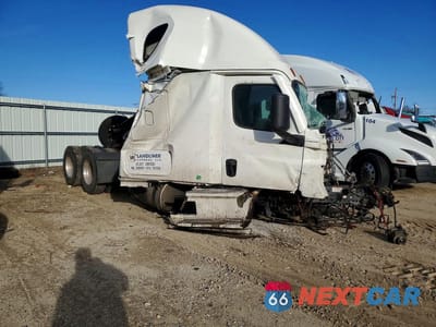 Czwarte zdjęcie samochodu z boku: 2022 FREIGHTLINER CASCADIA 126 VIN:3AKJHHDR5NSNS8060 - miniatura