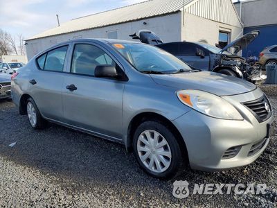 Czwarte zdjęcie samochodu z boku: 2013 NISSAN VERSA S VIN:3N1CN7AP8DL841076 - miniatura