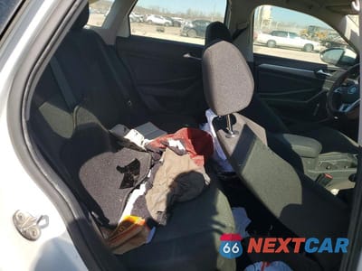 Zdjęcie 10 z 12 samochodu: 2019 VOLKSWAGEN JETTA S VIN:3VWN57BU1KM063749 - miniatura
