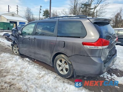 Drugie zdjęcie samochodu z przodu: 2014 TOYOTA SIENNA LE VIN:5TDKK3DC1ES523413 - miniatura