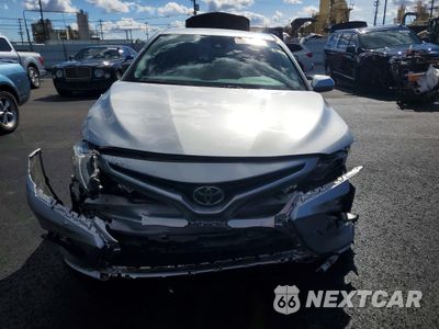 Piąte zdjęcie samochodu w środku: 2021 TOYOTA CAMRY SE VIN:4T1G11AK4MU544304 - miniatura