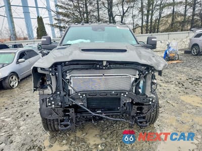 Piąte zdjęcie samochodu w środku: 2026 RAM 2500 LARAMIE VIN:3C6UR5FJ6TG181536 - miniatura