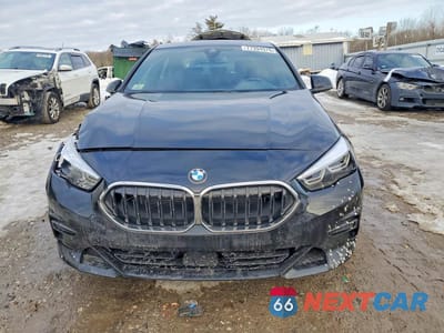 Piąte zdjęcie samochodu w środku: 2024 BMW 228XI VIN:WBA73AK02R7R27320 - miniatura
