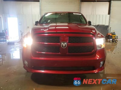 Piąte zdjęcie samochodu w środku: 2018 RAM 1500 ST VIN:1C6RR7FT5JS172495 - miniatura