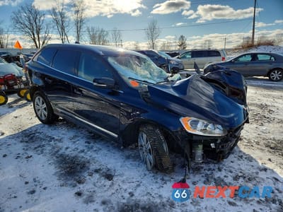 Czwarte zdjęcie samochodu z boku: 2017 VOLVO XC60 T5 INSCRIPTION VIN:YV440MDU2H2149349 - miniatura