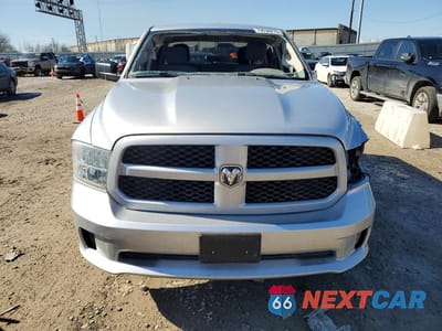 Piąte zdjęcie samochodu w środku: 2017 RAM TRUCKS 1500 ST VIN:1C6RR7KG8HS597714 - miniatura