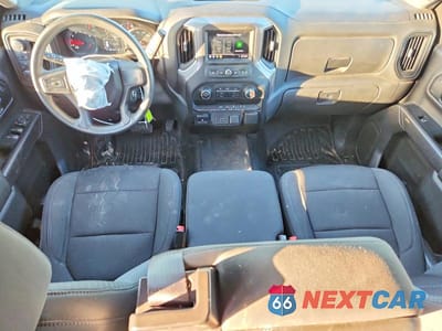 Zdjęcie 8 z 11 samochodu: 2020 CHEVROLET SILVERADO K1500 VIN:3GCUYAEF0LG337118 - miniatura