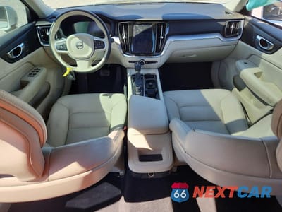 Zdjęcie 8 z 13 samochodu: 2020 VOLVO S60 T6 MOMENTUM VIN:7JRA22TK3LG057264 - miniatura