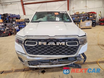 Piąte zdjęcie samochodu w środku: 2025 RAM 1500 BIG HORN VIN:1C6RRFBG2SN659253 - miniatura