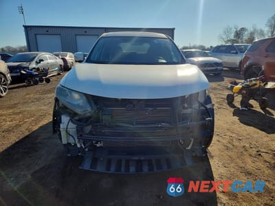 Piąte zdjęcie samochodu w środku: 2015 NISSAN ROGUE S VIN:5N1AT2MT9FC757056 - miniatura