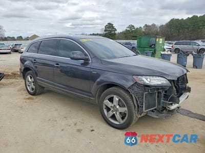 Czwarte zdjęcie samochodu z boku: 2015 AUDI Q7 PREMIUM PLUS VIN:WA1LGAFE0FD015062 - miniatura