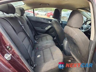 Zdjęcie 10 z 12 samochodu: 2017 KIA FORTE LX VIN:3KPFK4A79HE030558 - miniatura
