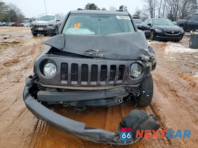 Piąte zdjęcie samochodu w środku: 2017 JEEP PATRIOT SPORT VIN:1C4NJPBA2HD118489 - miniatura