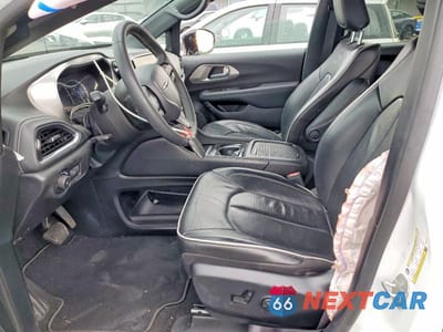 Zdjęcie 7 z 12 samochodu: 2023 CHRYSLER PACIFICA HYBRID LIMITED VIN:2C4RC1S72PR562707 - miniatura