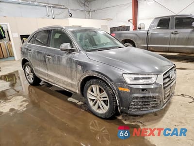 Czwarte zdjęcie samochodu z boku: 2018 AUDI Q3 PREMIUM PLUS VIN:WA1JCCFS3JR008168 - miniatura