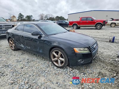 Czwarte zdjęcie samochodu z boku: 2010 AUDI A5 PREMIUM PLUS VIN:WAULFAFRXAA046810 - miniatura