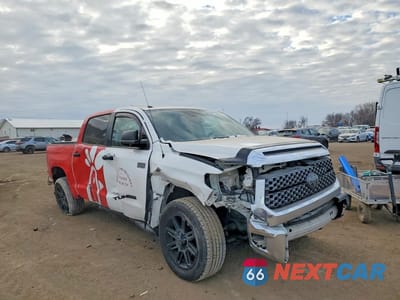 Czwarte zdjęcie samochodu z boku: 2019 TOYOTA TUNDRA SR5 VIN:5TFDW5F13KX821777 - miniatura