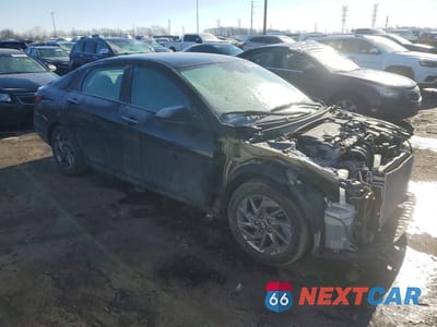 Czwarte zdjęcie samochodu z boku: 2024 HYUNDAI ELANTRA SEL VIN:KMHLM4DG4RU819031 - miniatura