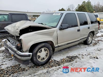 1998 CHEVROLET TAHOE C1500 1GNEC13R4WJ375753 - główne zdjęcie licytacji z USA - miniatura