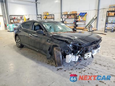 Czwarte zdjęcie samochodu z boku: 2022 NISSAN ALTIMA 2.5 SV VIN:1N4BL4DW3NN359378 - miniatura