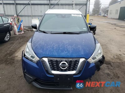 Piąte zdjęcie samochodu w środku: 2020 NISSAN KICKS SV VIN:3N1CP5CV3LL552129 - miniatura