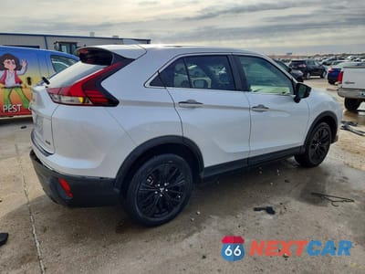 Trzecie zdjęcie samochodu z tyłu: 2022 MITSUBISHI ECLIPSE CROSS LE VIN:JA4ATVAA8NZ042154 - miniatura