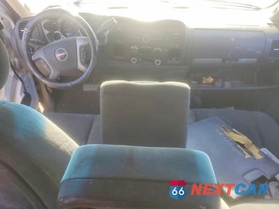 Zdjęcie 8 z 11 samochodu: 2008 GMC SIERRA C1500 VIN:2GTEC13J881201443 - miniatura
