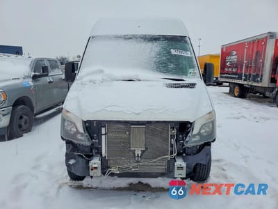 Piąte zdjęcie samochodu w środku: 2014 MERCEDES BENZ SPRINTER 2500 DELIVERY VAN VIN:WD3PE8DE1E5828678 - miniatura