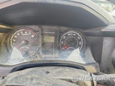 Zdjęcie 9 z 13 samochodu: 2017 TOYOTA TACOMA SR VIN:5TFSX5EN8HX057250 - miniatura
