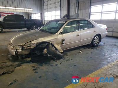 1998 TOYOTA CAMRY XLE V6 4T1BF28K1WU069169 - główne zdjęcie licytacji z USA - miniatura