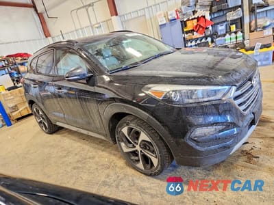 Czwarte zdjęcie samochodu z boku: 2017 HYUNDAI TUCSON LIMITED VIN:KM8J3CA27HU276799 - miniatura