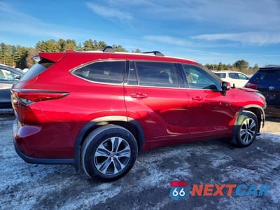Trzecie zdjęcie samochodu z tyłu: 2022 TOYOTA HIGHLANDER XLE VIN:5TDGZRBH3NS588590 - miniatura