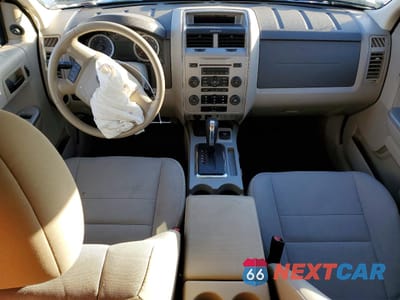 Zdjęcie 8 z 12 samochodu: 2012 FORD ESCAPE HYBRID VIN:1FMCU5K38CKA10916 - miniatura