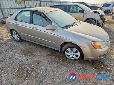 Czwarte zdjęcie samochodu z boku: 2007 KIA SPECTRA VIN:KNAFE121575434528 - miniatura
