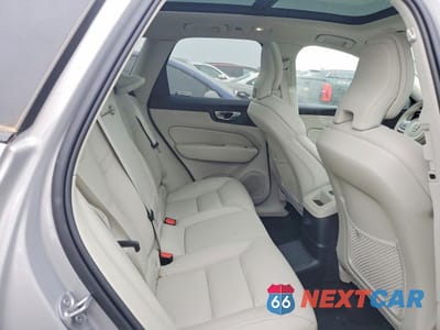Zdjęcie 10 z 12 samochodu: 2025 VOLVO XC60 CORE VIN:YV4H60RJXS1048094 - miniatura