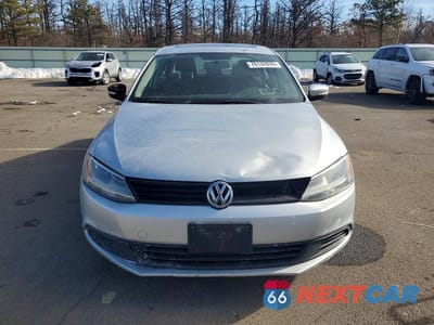 Piąte zdjęcie samochodu w środku: 2011 VOLKSWAGEN JETTA SE VIN:3VWDZ7AJ5BM036934 - miniatura