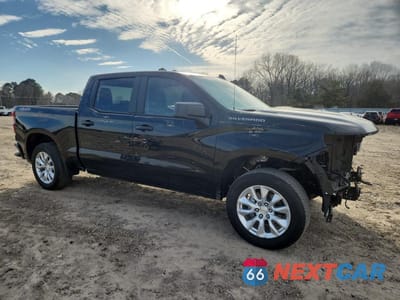 Czwarte zdjęcie samochodu z boku: 2024 CHEVROLET SILVERADO K1500 CUSTOM VIN:3GCPDBEKXRG463412 - miniatura