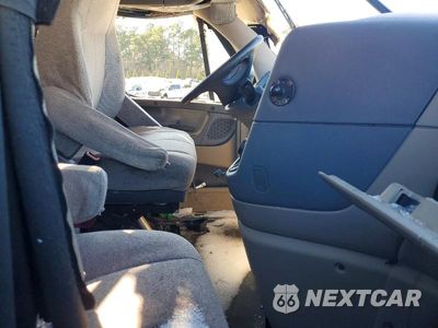 Piąte zdjęcie samochodu w środku: 2016 FREIGHTLINER CASCADIA 125 SEMI TRUCK VIN:3AKJGLDR8GSGZ1927 - miniatura